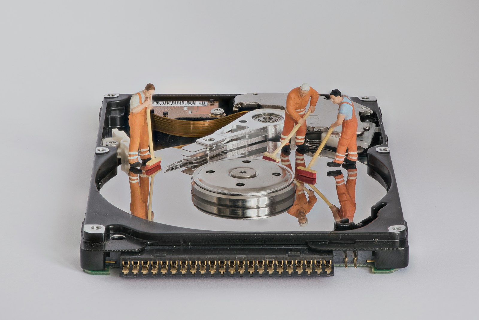 Cloud Mac secure data erasure at rental end